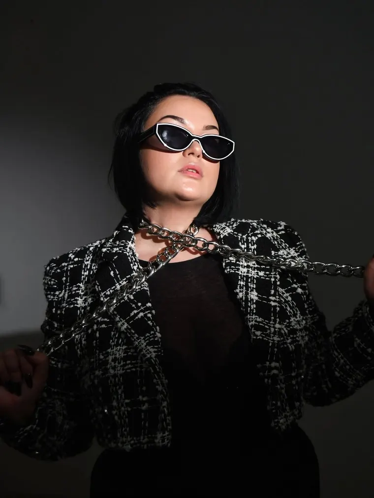 Nika Money, D'POSE STUDIO